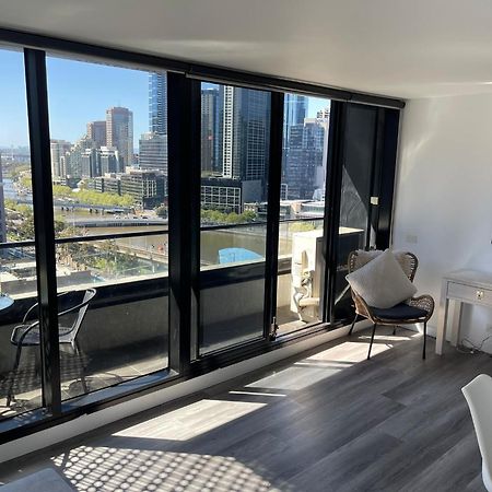 Riverview Suites By Edgetrip Melbourne Bagian luar foto