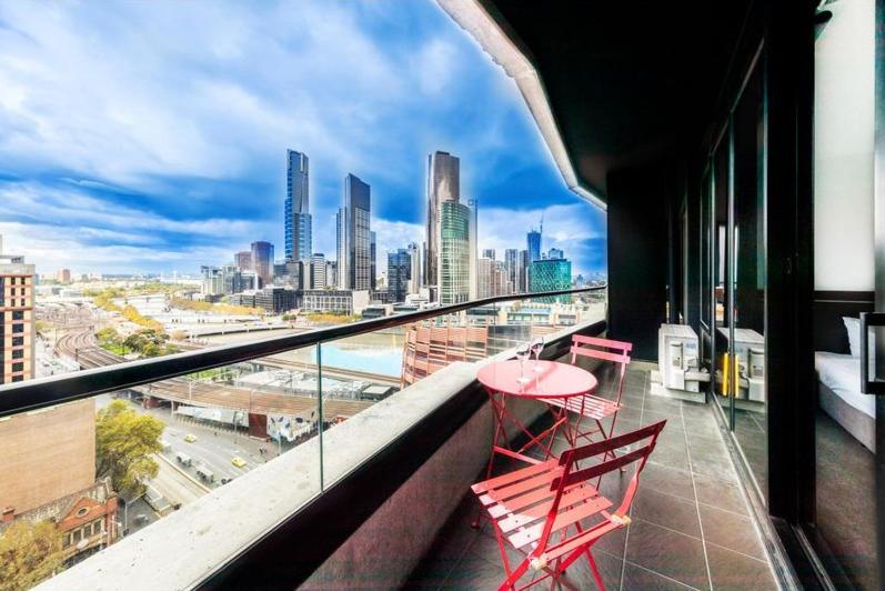 Riverview Suites By Edgetrip Melbourne Bagian luar foto
